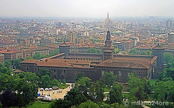 View of the city castle of the Sforza from the Torre Branca 